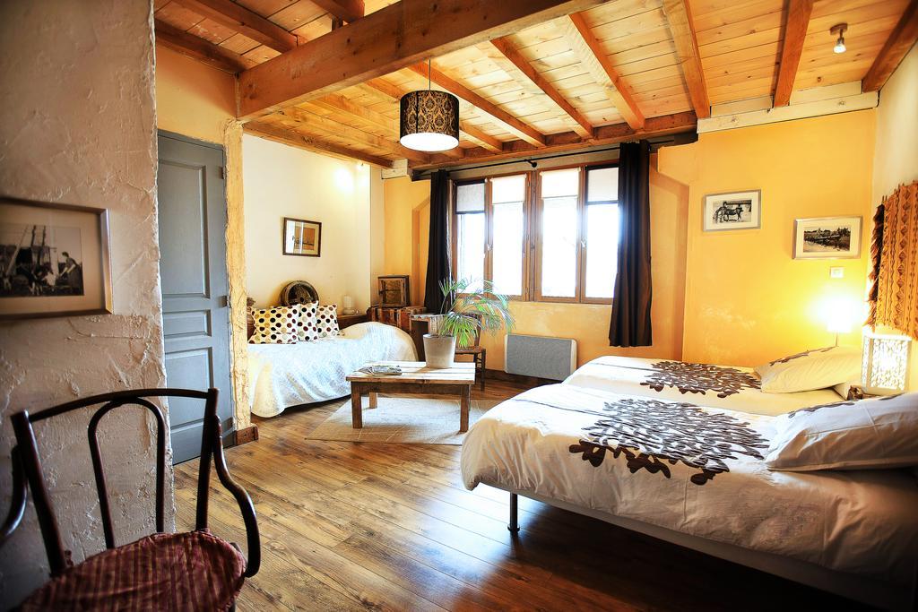 La Ferme Modele Hotel Chatillon-la-Palud Bilik gambar